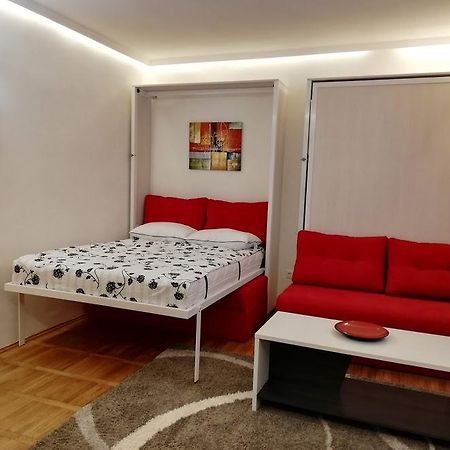 Lola 1 Appartement Belgrado Buitenkant foto