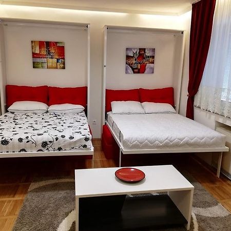 Lola 1 Appartement Belgrado Buitenkant foto